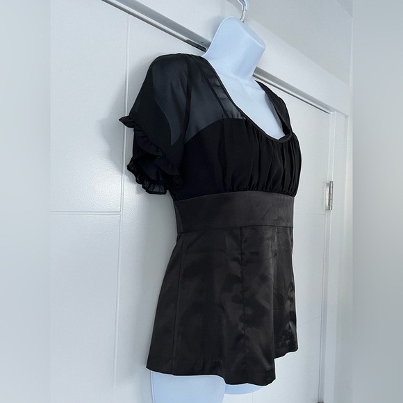 NWT Guess Jeans/ Black short sleeved blouse/ Tie back/ Peasant/ Size US L - Picture 4 of 14